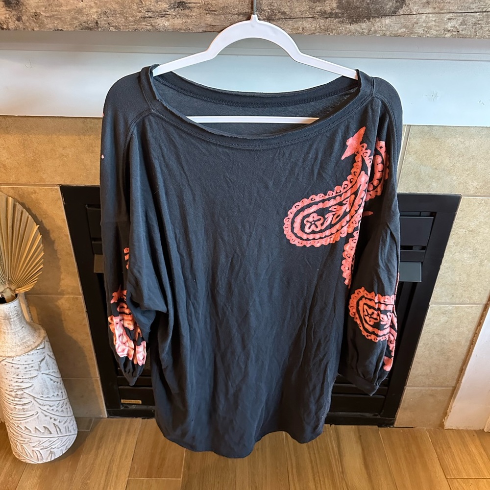 Paisley print free people tee grey color